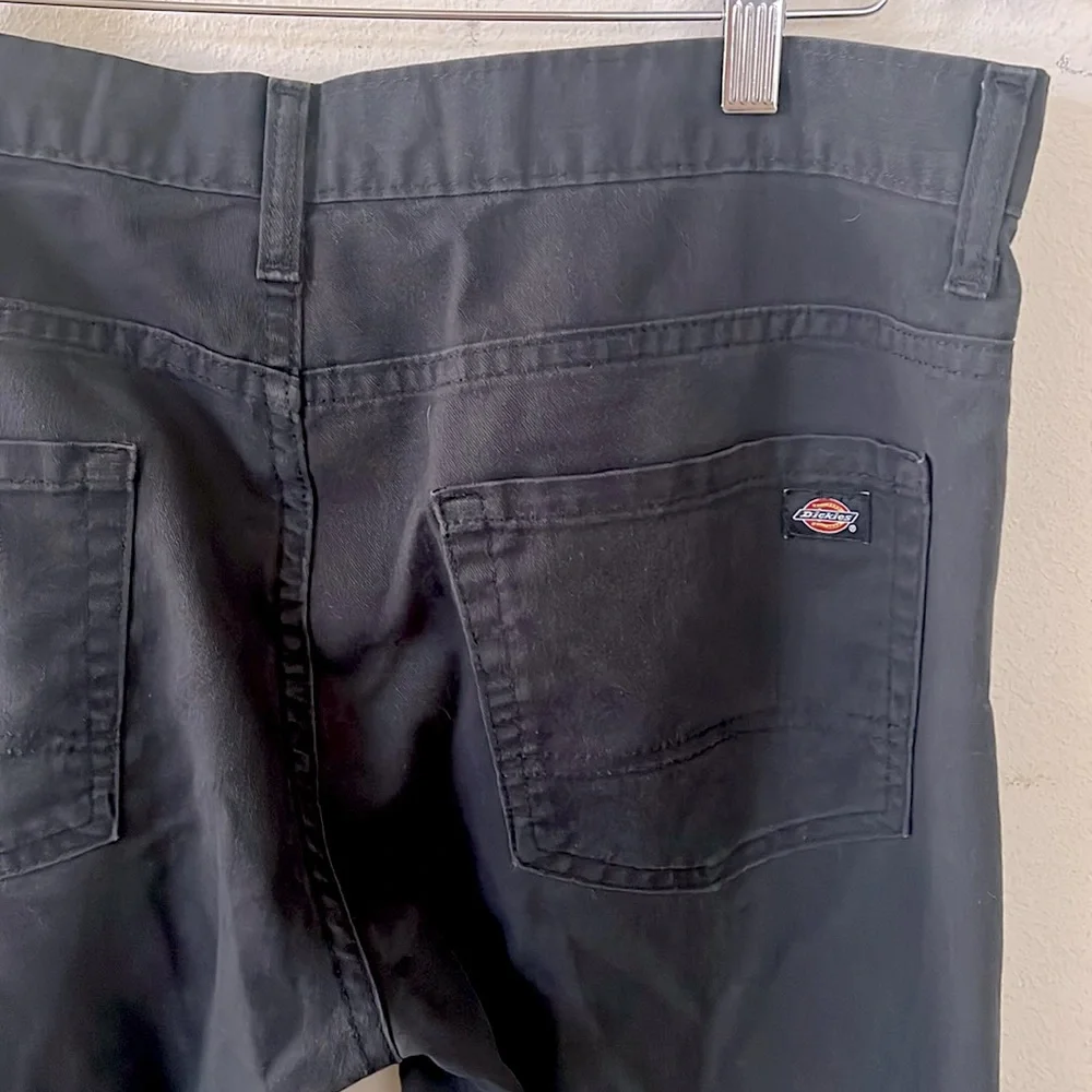 Dickies Flexible and Durable Cargo Men's Black Pants Utility Sleek Size 30x30